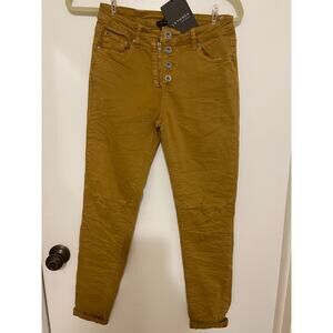 La tienda de Carolina mustard yellow/brown jeans with button, zip-fly Sz 26